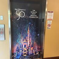 Free Shuttle 2 Queen Disney Area