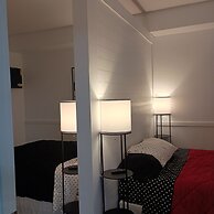 Free Shuttle 2 Queen Disney Area