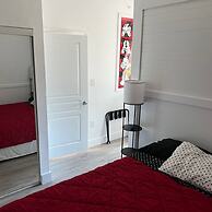 Free Shuttle 2 Queen Disney Area