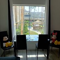 Free Shuttle 2 Queen Disney Area