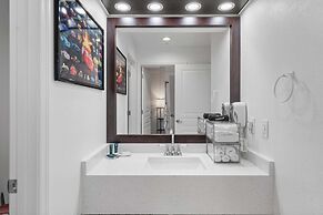 Free Shuttle 2 Queen Disney Area