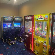 Free Shuttle 2 Queen Disney Area