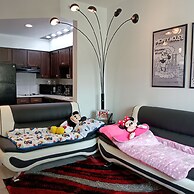 Free Shuttle 2 Queen Disney Area