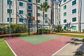 Free Shuttle 2 Queen Disney Area