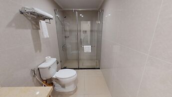 Luxury Condotel in Vinhomes Royal City