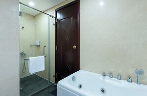 Luxury Condotel in Vinhomes Royal City