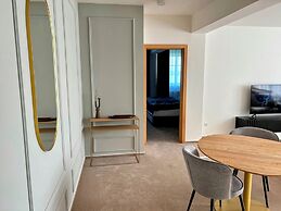 Apartments by Prague City Golf