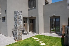 Villa Leandros With Pool & bbq