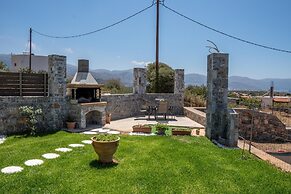 Villa Leandros With Pool & bbq