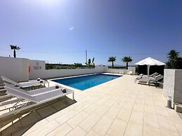 Lilu Villa 2 With Private Pool