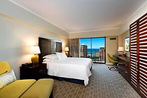 Room in Holiday House - Hgvc Hawaiian Village Resort & Spa, Hot Tub, P