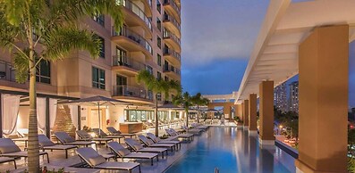 Room in Holiday House - Hgvc Hawaiian Village Resort & Spa, Hot Tub, P