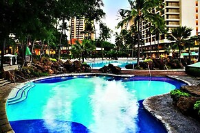 Room in Holiday House - Hgvc Hawaiian Village Resort & Spa, Hot Tub, P