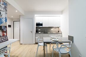 Morosini Modern Apartment by Wonderful Italy