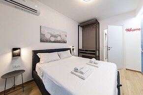 Morosini Modern Apartment by Wonderful Italy