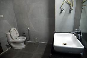 Mansarovar Hotel & Banquets