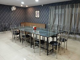 Mansarovar Hotel & Banquets