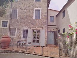 Casale Delle Camelie