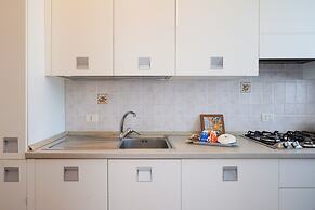 Appartamento a Torre Canne con Balcone