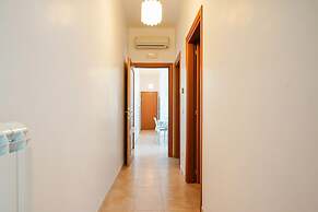 Appartamento a Torre Canne con Balcone