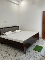 Goroomgo Ayodhya Dham Guest House Ayodhya