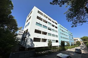 Bright Apartment Just Steps From the Beach