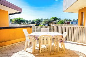 Comfy Flat Near the Beach and Shops in Bibione