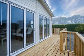 Oakland Lodge - 2 Bedroom Lodge - Wisemans Bridge