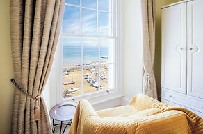 5 Belle Vue Court - 2 Bedroom Apartment - Tenby