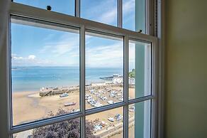 5 Belle Vue Court - 2 Bedroom Apartment - Tenby