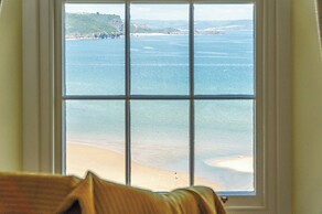 5 Belle Vue Court - 2 Bedroom Apartment - Tenby