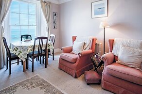 5 Belle Vue Court - 2 Bedroom Apartment - Tenby