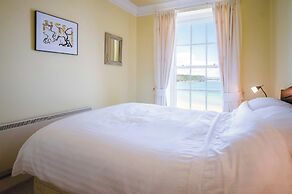 5 Belle Vue Court - 2 Bedroom Apartment - Tenby