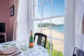 5 Belle Vue Court - 2 Bedroom Apartment - Tenby