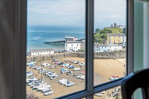 5 Belle Vue Court - 2 Bedroom Apartment - Tenby