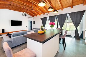 Holiday House La Gronda