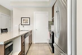 Lakefront Lux 2BR Symphony Of Comfort