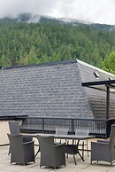 Lakefront Lux 2BR Symphony Of Comfort