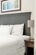Lakefront Lux 2BR Symphony Of Comfort