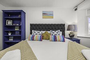 Sunset Townhouse With Free Parking