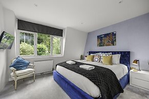 Sunset Townhouse With Free Parking