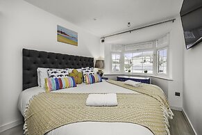 Sunset Townhouse With Free Parking