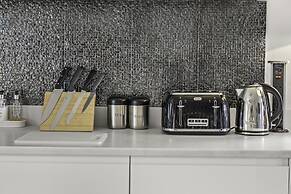 Sunset Townhouse With Free Parking