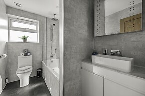 Sunset Townhouse With Free Parking