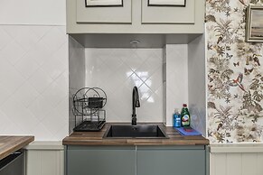 Beachfront Apartment With Sea View By My Getaways