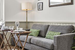 Beachfront Apartment With Sea View By My Getaways