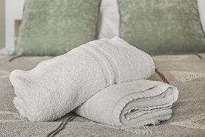 Beachfront Apartment With Sea View By My Getaways