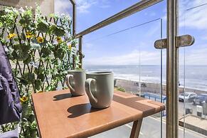 Beachfront Apartment With Sea View By My Getaways