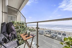 Beachfront Apartment With Sea View By My Getaways