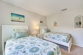 7 Mi to Disney: Kissimmee Poolside Paradise!